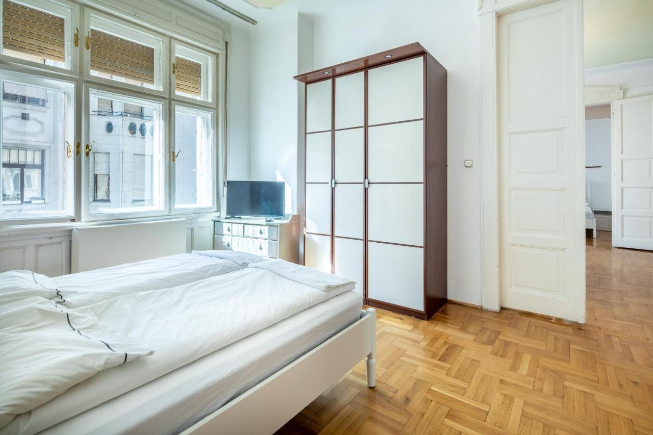 Huge Apartment In The City Center بودابست المظهر الخارجي الصورة