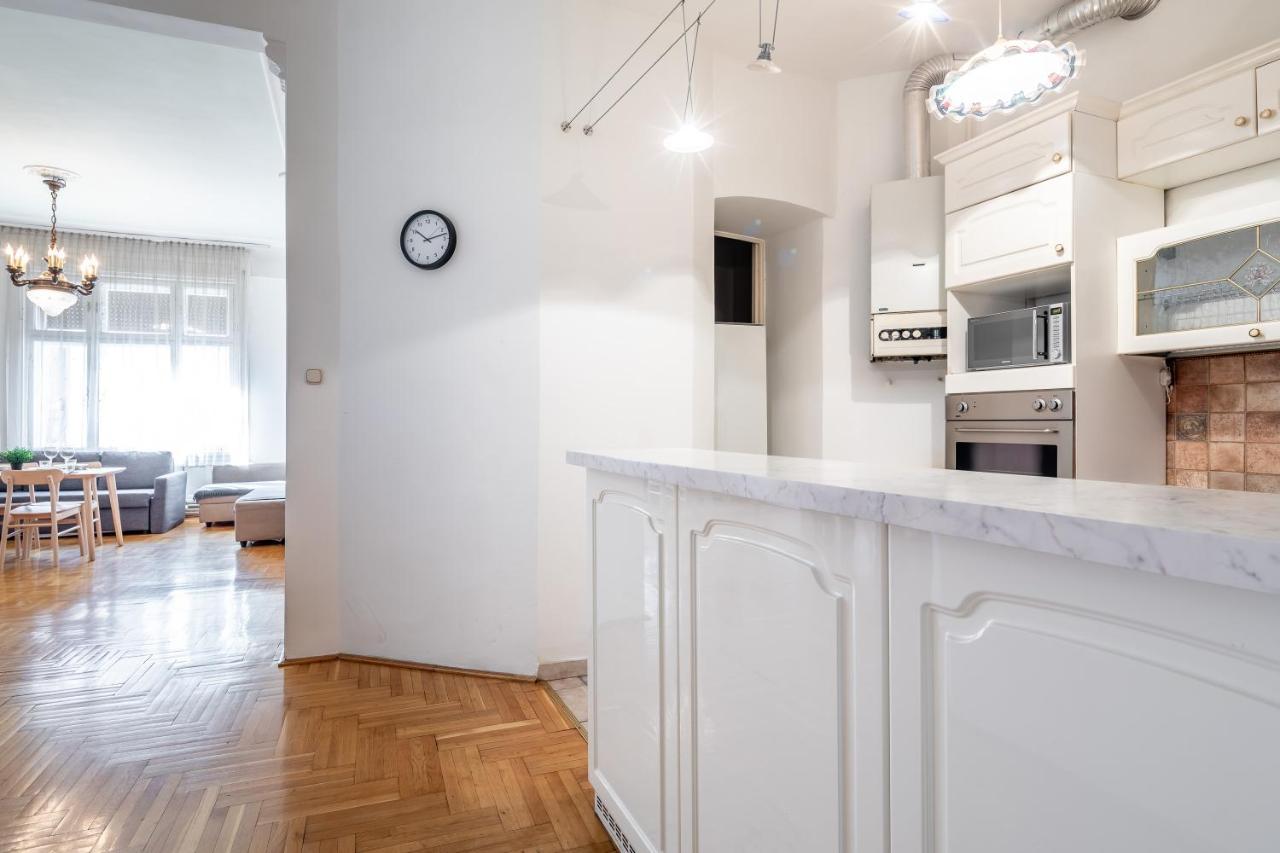 Huge Apartment In The City Center بودابست المظهر الخارجي الصورة