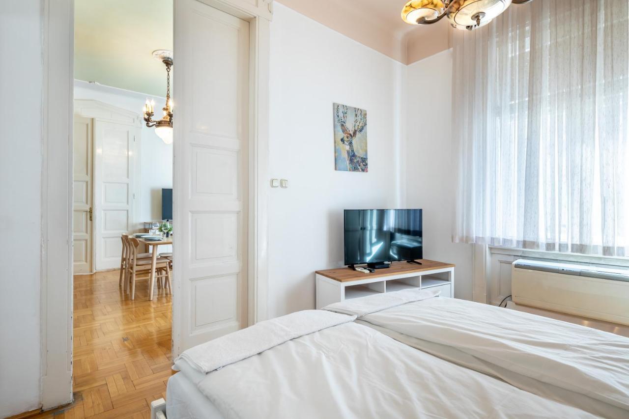 Huge Apartment In The City Center بودابست المظهر الخارجي الصورة