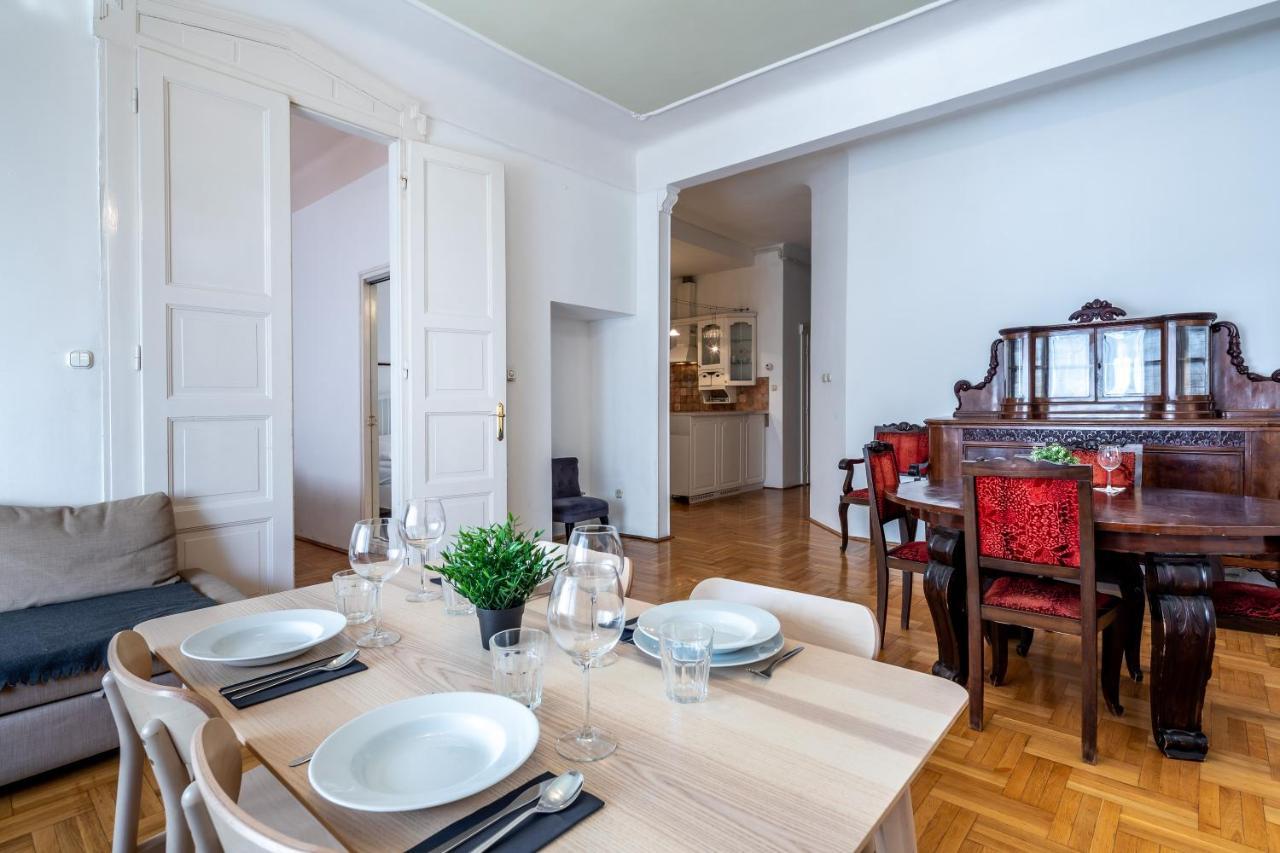 Huge Apartment In The City Center بودابست المظهر الخارجي الصورة