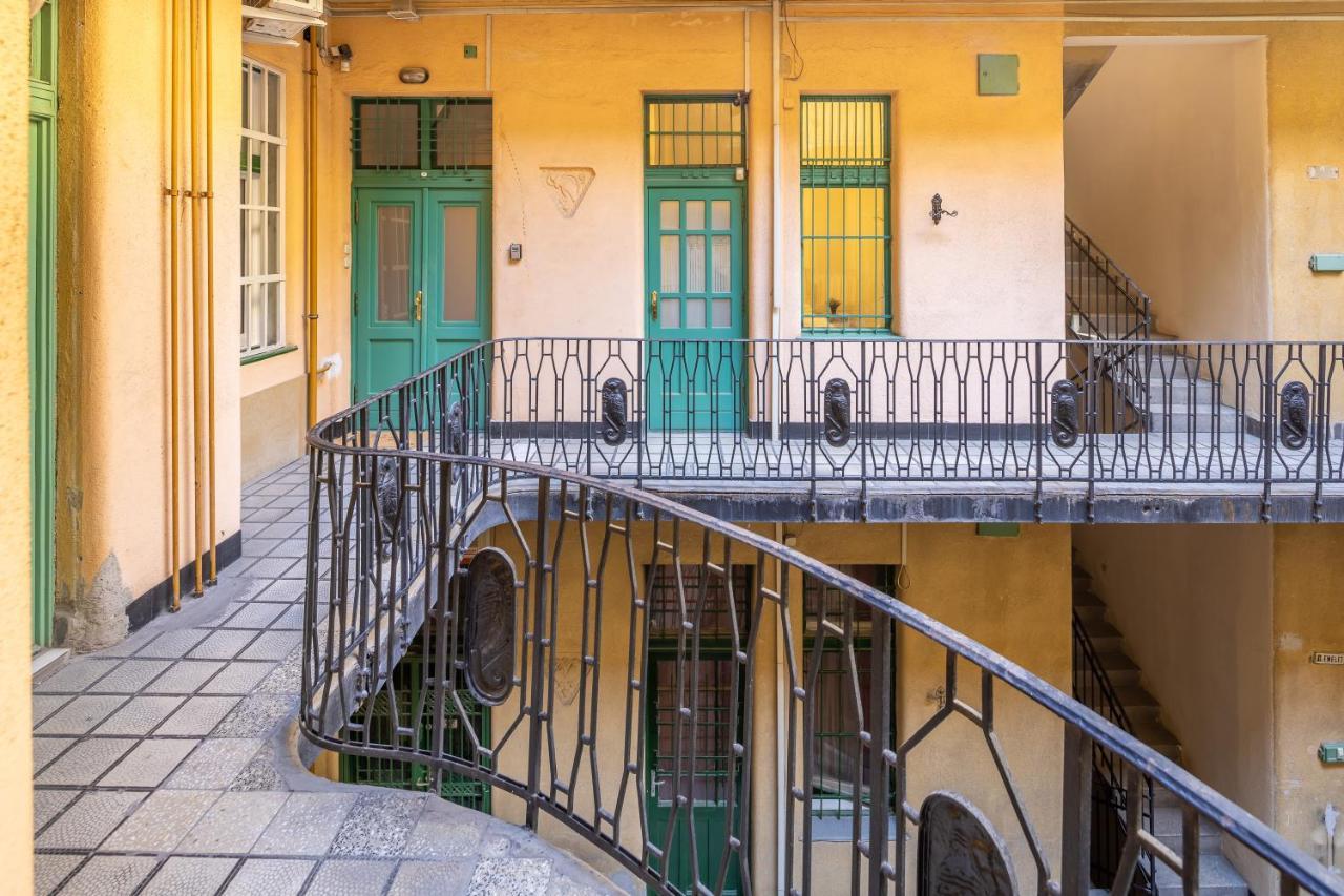 Huge Apartment In The City Center بودابست المظهر الخارجي الصورة