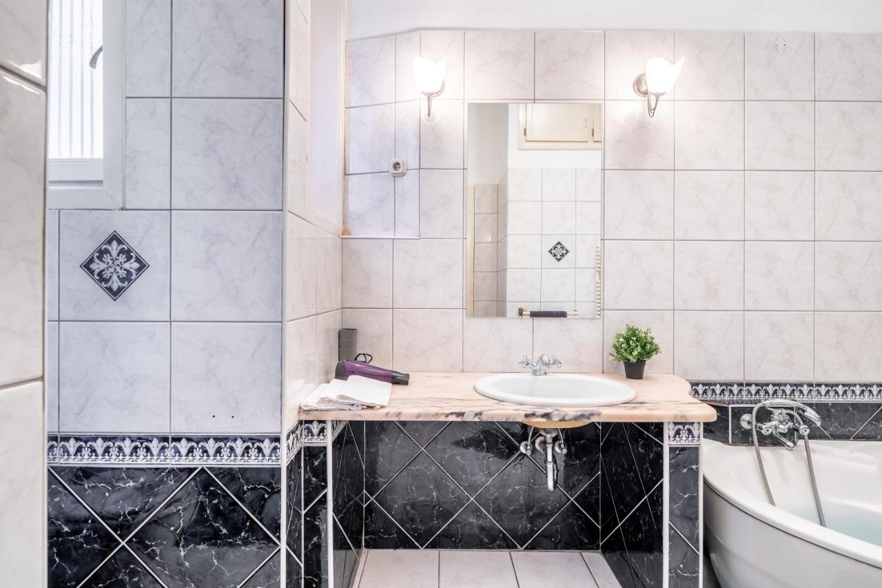 Huge Apartment In The City Center بودابست المظهر الخارجي الصورة
